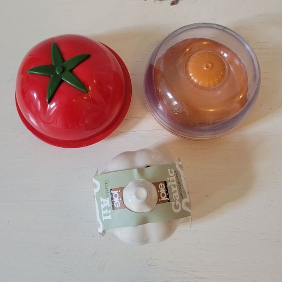 Veggie Keepers Garlic Keeper Tomato Keeper Onion Keeper Joie Fridge Containers - Picture 2 of 6
